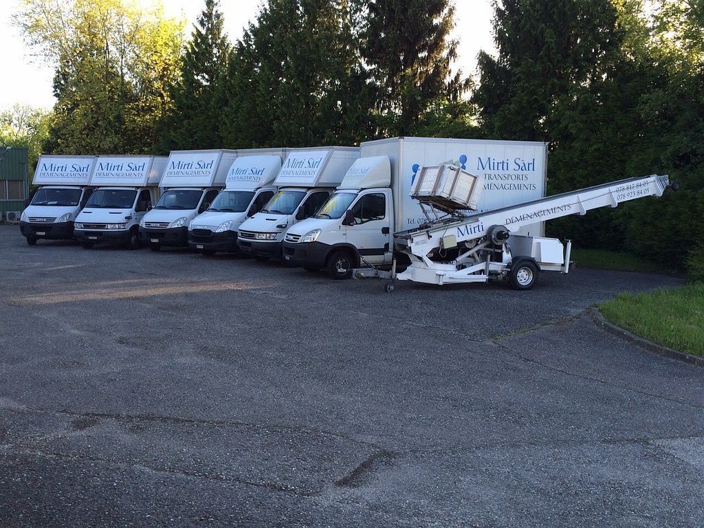 Une large flotte de camions - Mirti Sàrl - Chavannes-près-Renens
