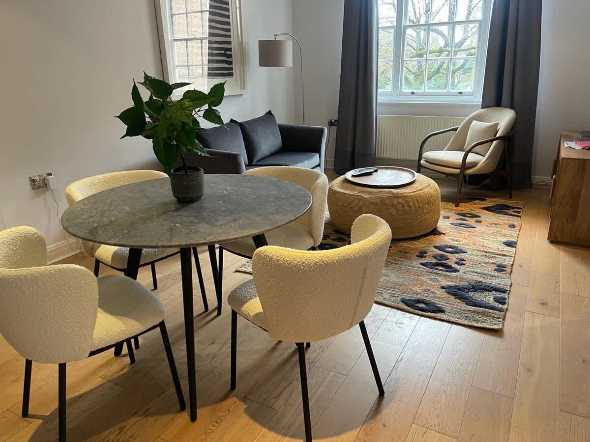 Chelsea pied a terre