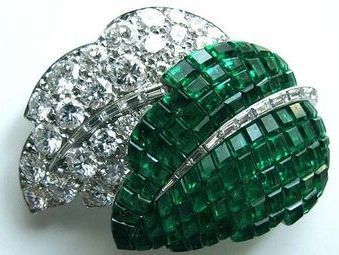 Vendre un bijou avec une pierre précieuse : mode d'emploi - or expertise