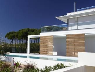 Glasbrüstung eines Balkons