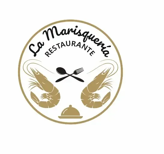Surtido de mariscos sobre hielo, incluyendo ostras, camarones, salmón y pinzas de cangrejo.