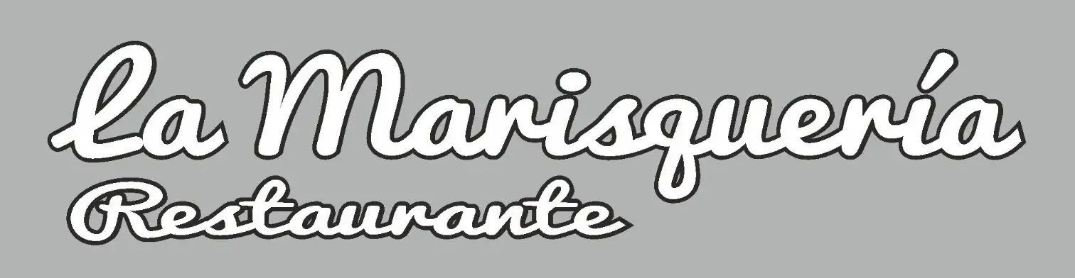 Logo de “La Marisquería Restaurante” en letras blancas sobre fondo gris y negro.
