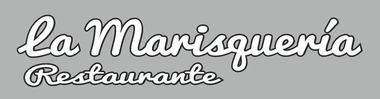 Logo de &ldquo;La Marisquer&iacute;a Restaurante&rdquo; en letras blancas sobre fondo gris y negro.