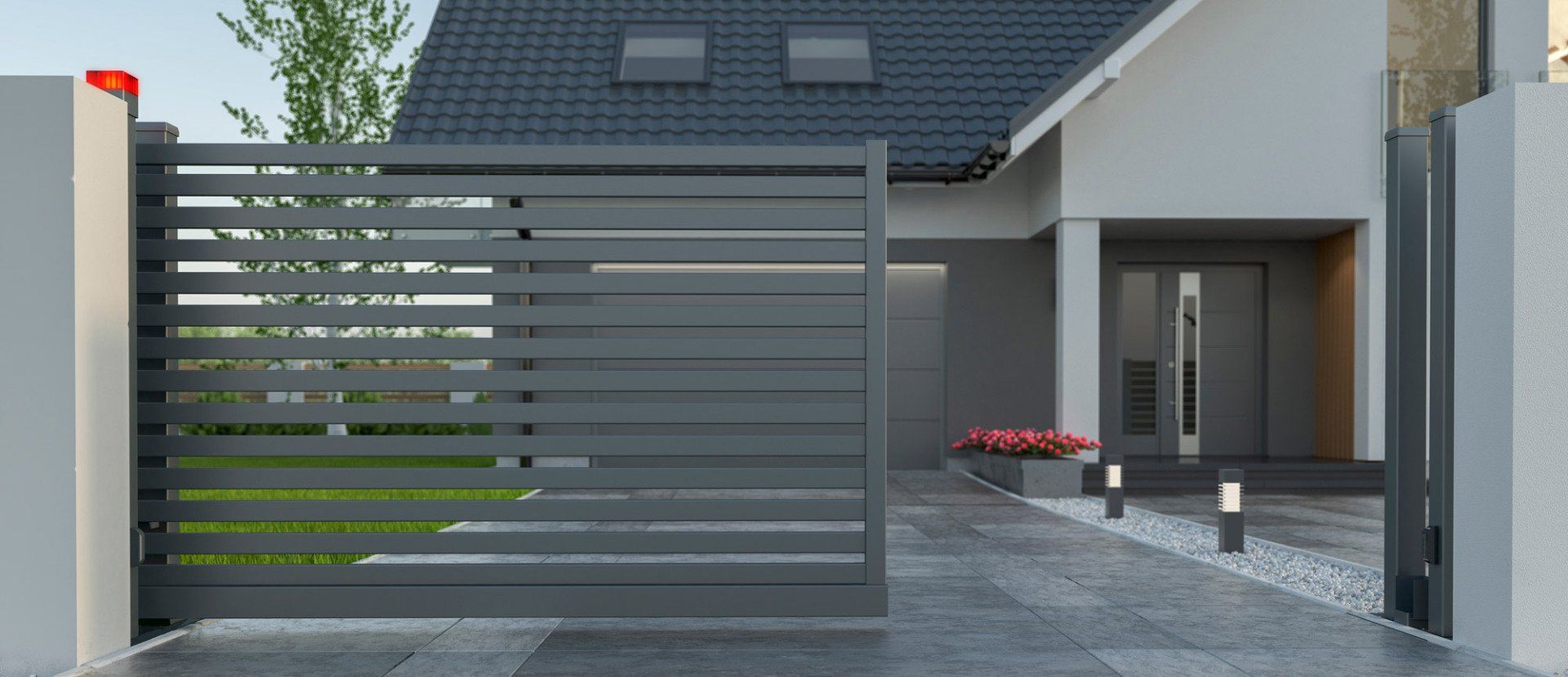 Portail motorisé en train de s'ouvrir