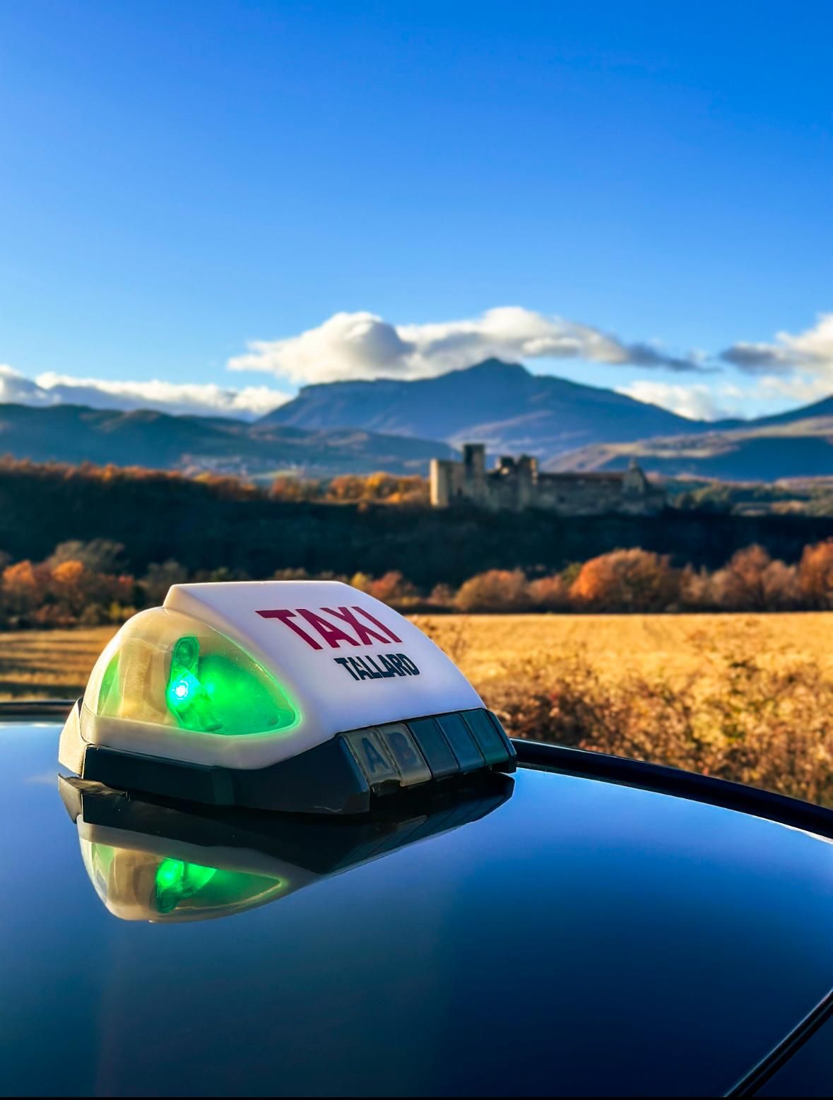 Symbole du taxi sur une voiture