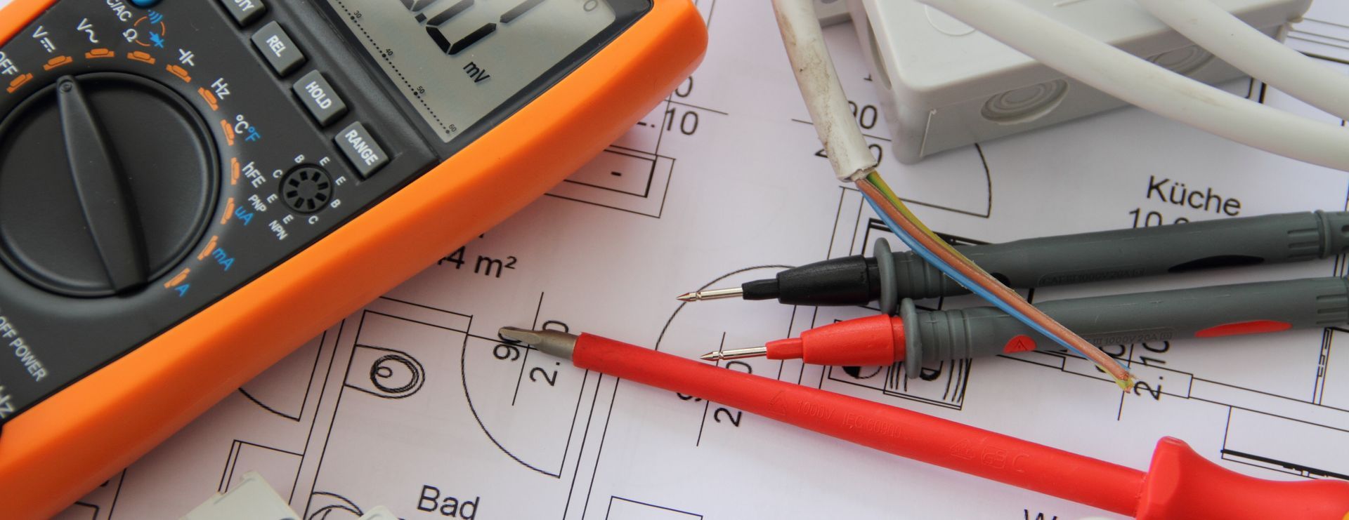 Des outils d'électricien