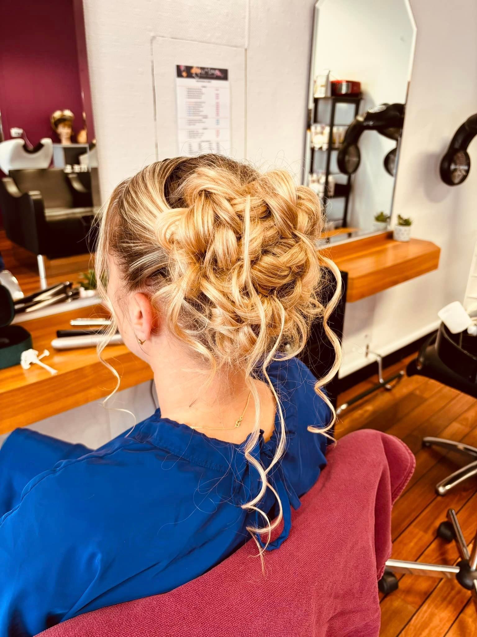 Chignon avec ondulations