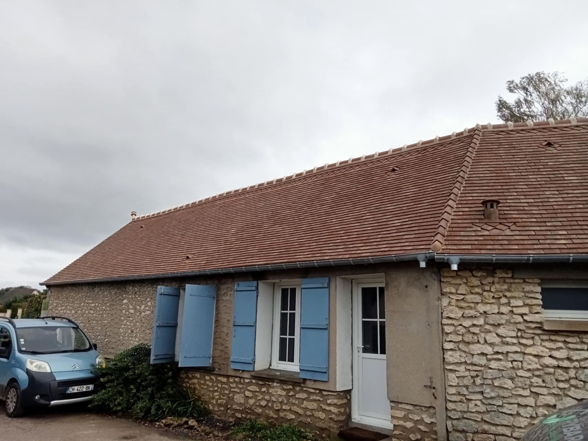 Maison en plein pied à la toiture neuve 02