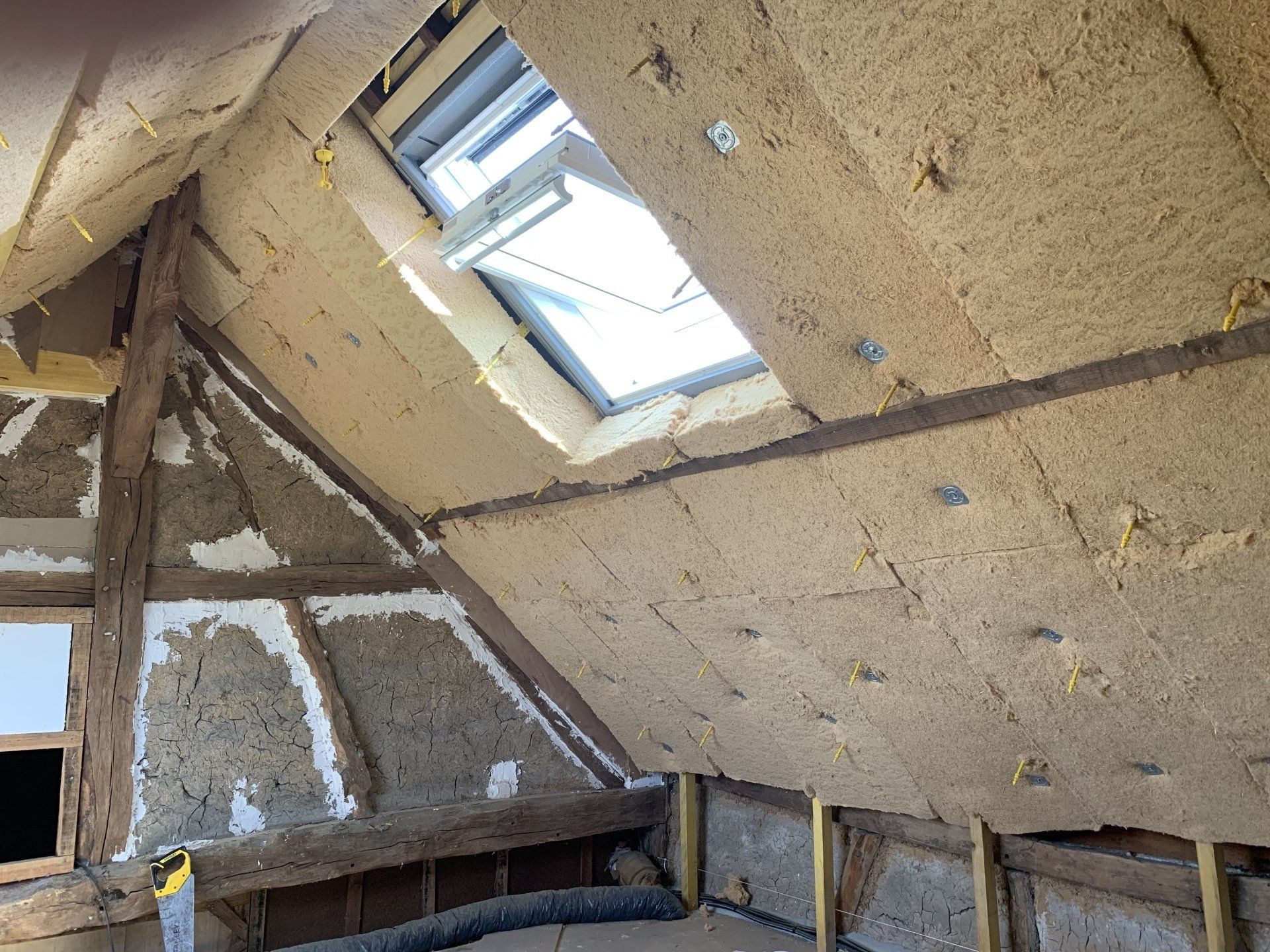 Une toiture recouverte de laine de roche pour l'isolation