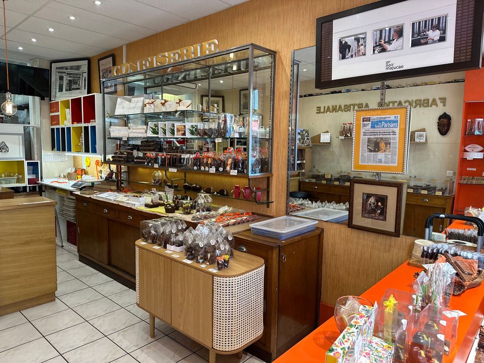 Intérieur de la chocolaterie Au Canard Sucré.