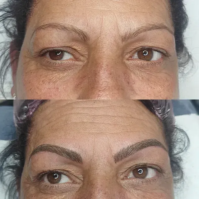 Antes y después del maquillaje permanente de cejas; muestra cejas más pobladas y oscuras.