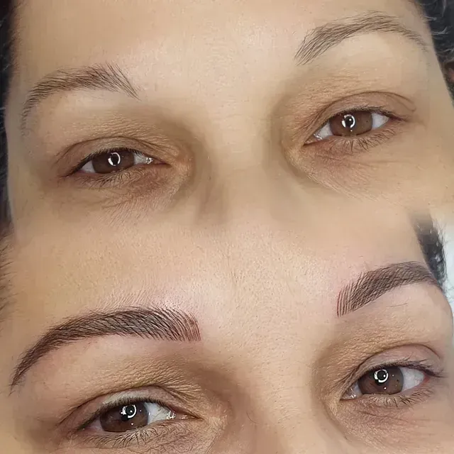 Fotografía de cejas antes y después; cejas más claras en la mitad superior, cejas más oscuras y pobladas en la mitad inferior.