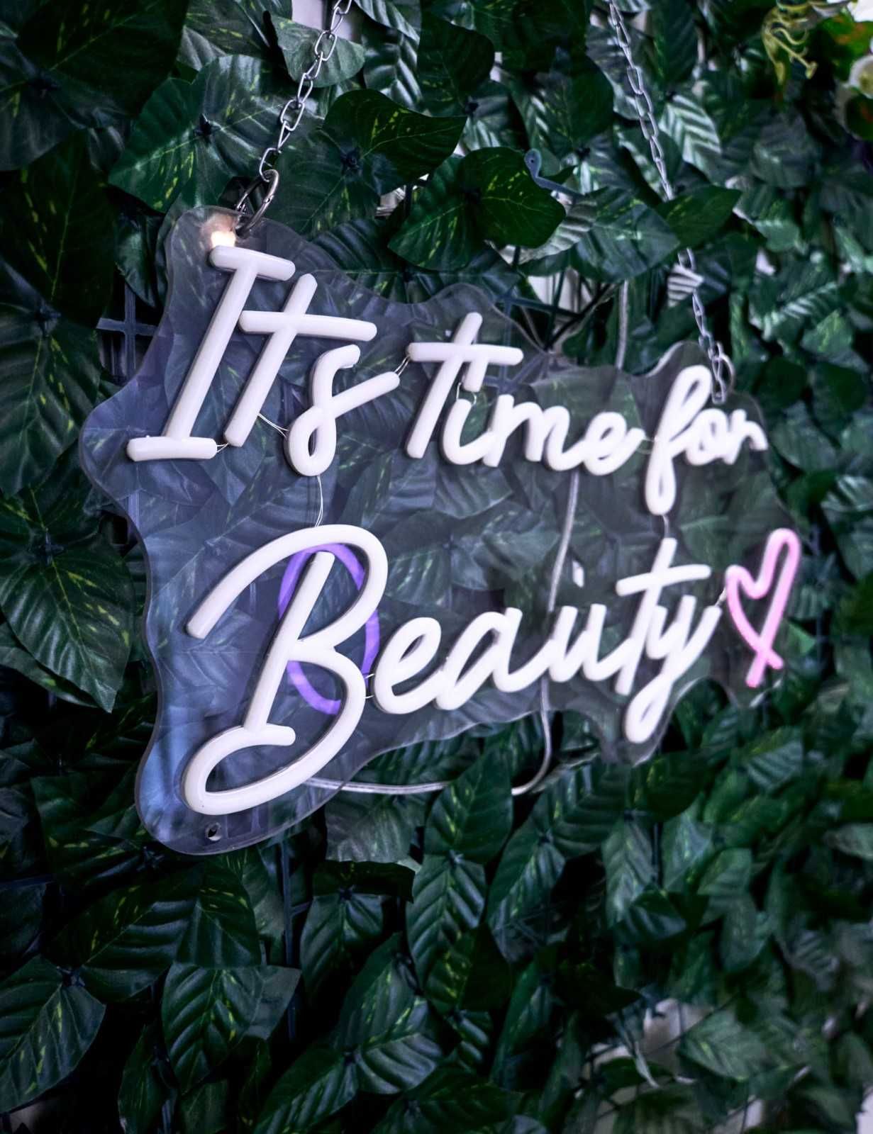 Letrero de neón que dice