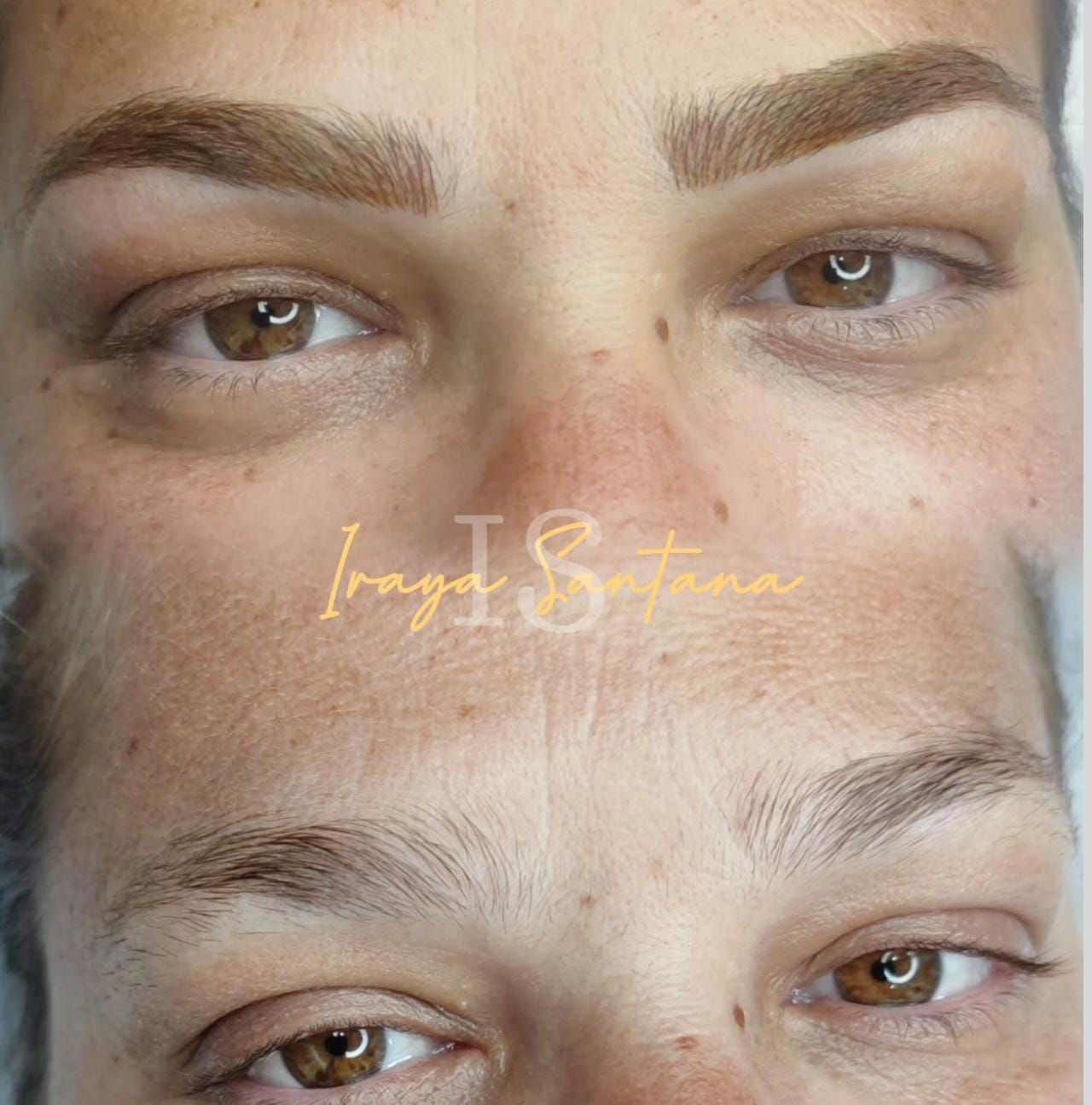 Tatuaje de cejas antes y después: la parte superior muestra cejas rellenas, la parte inferior muestra cejas naturales; ojos marrones, piel pecosa.