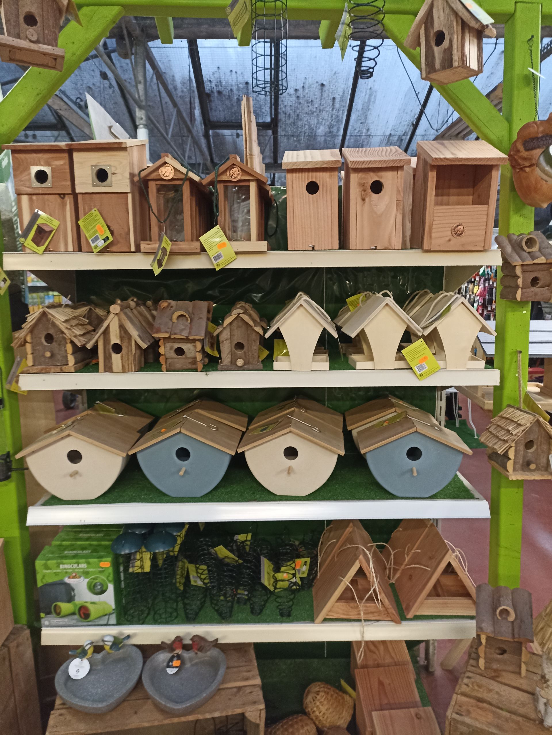 Nichoirs et maisonnettes en bois