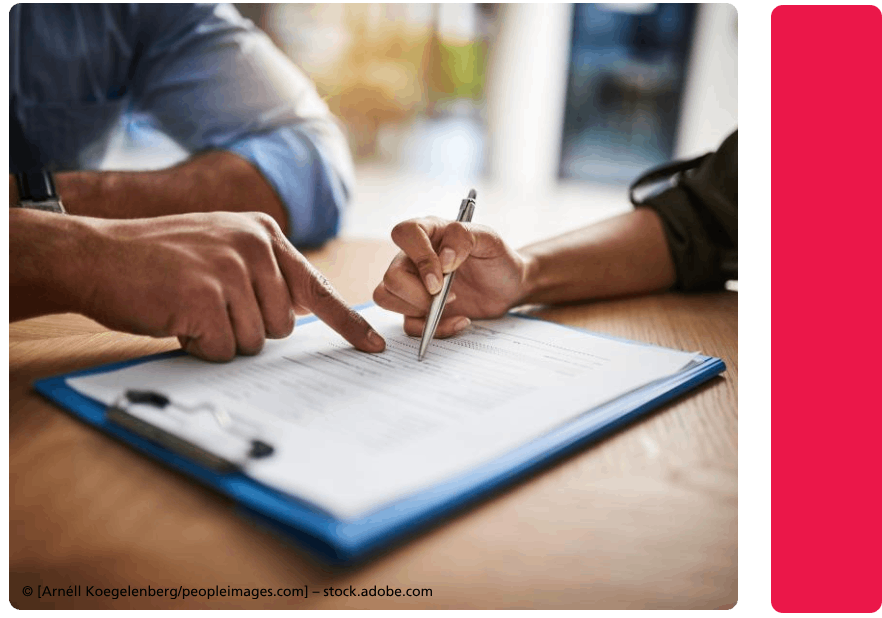 Kunde der EPA DIRECT GmbH unterschreibt Vertrag