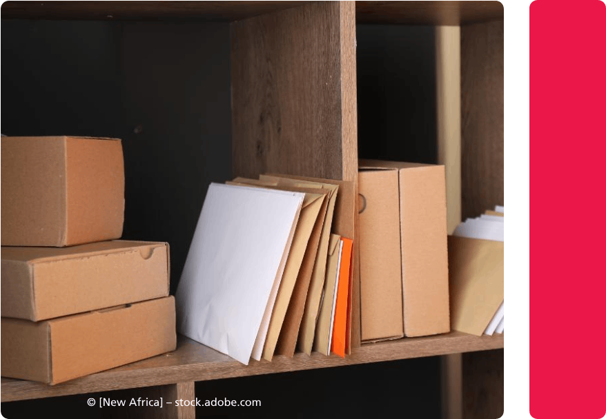 Briefe und Pakete der EPA DIRECT GmbH in Regal