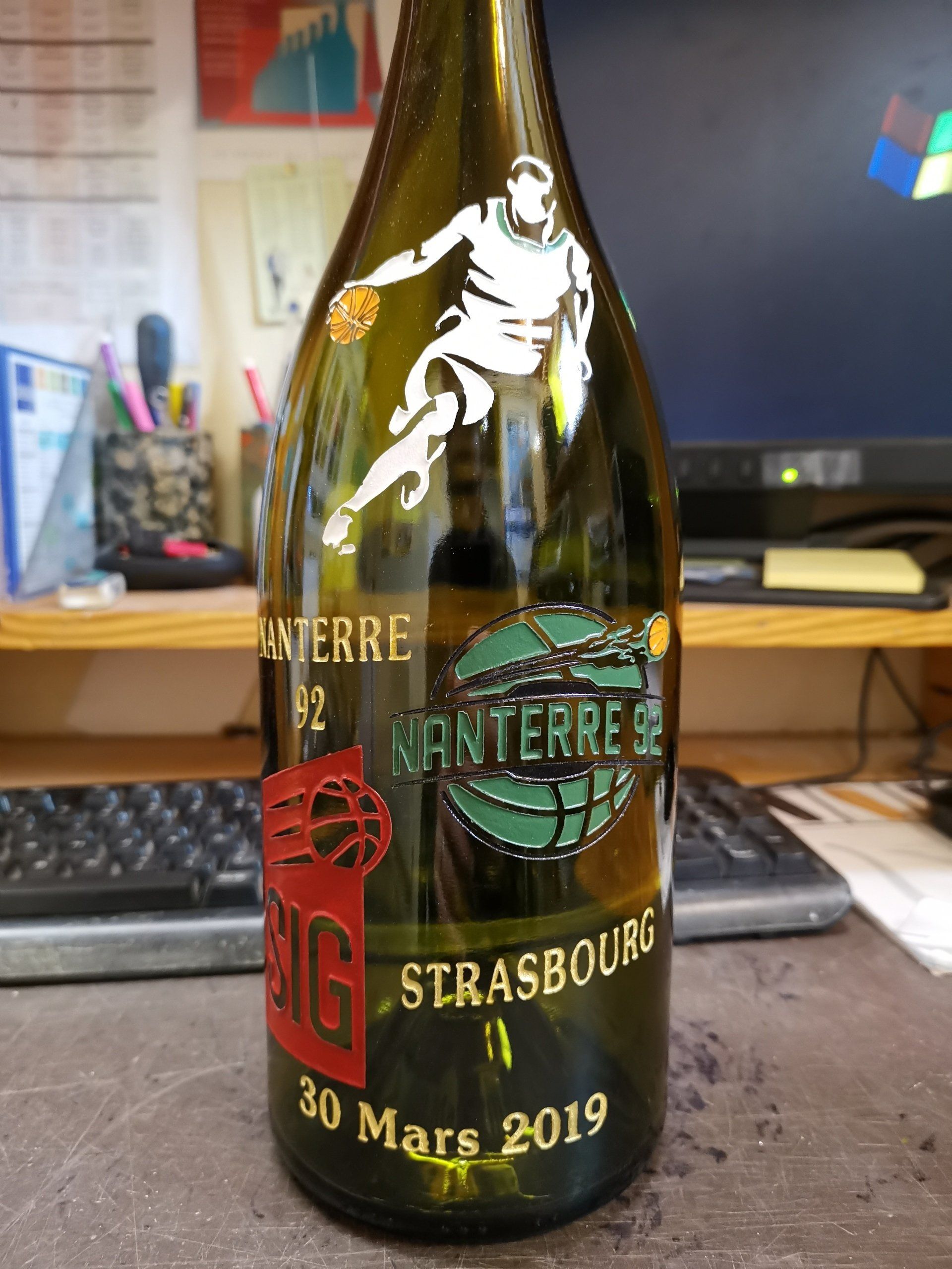 Gravure sur verre pour l'équipe de basket Nanterre 92