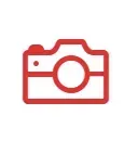 Un icono rojo y blanco de una cámara sobre un fondo blanco.