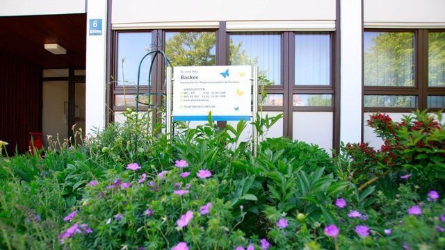 Praxis Dr. med. Rita Backes - Geriatrie Facharzt für Allgemeinmedizin