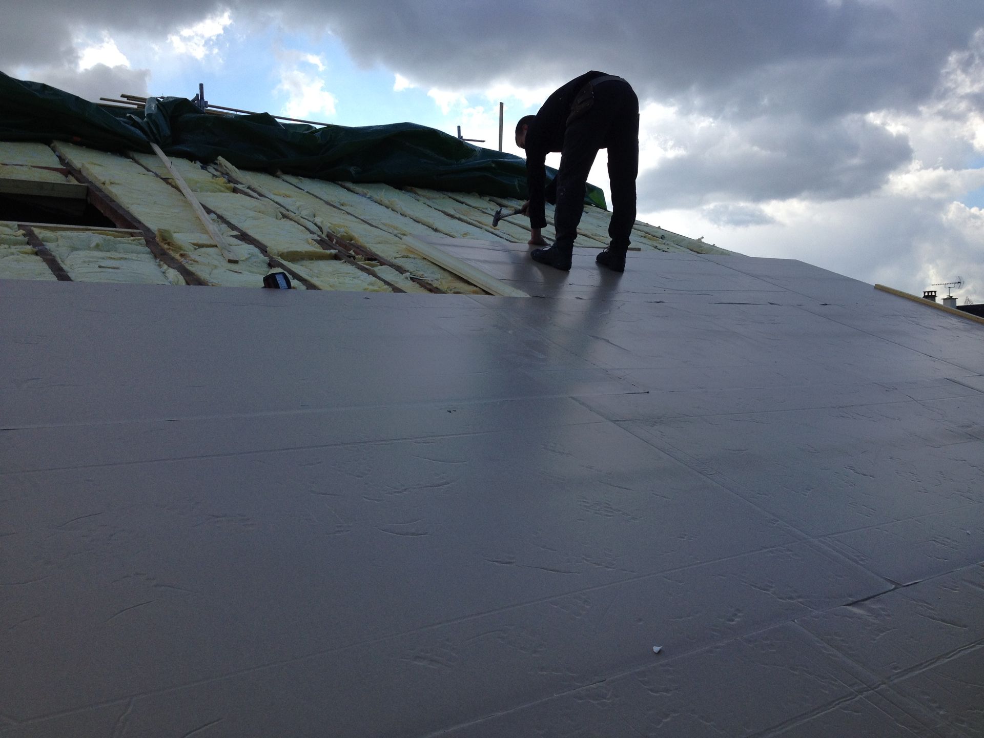 Sarking de toiture avec de la laine de verre