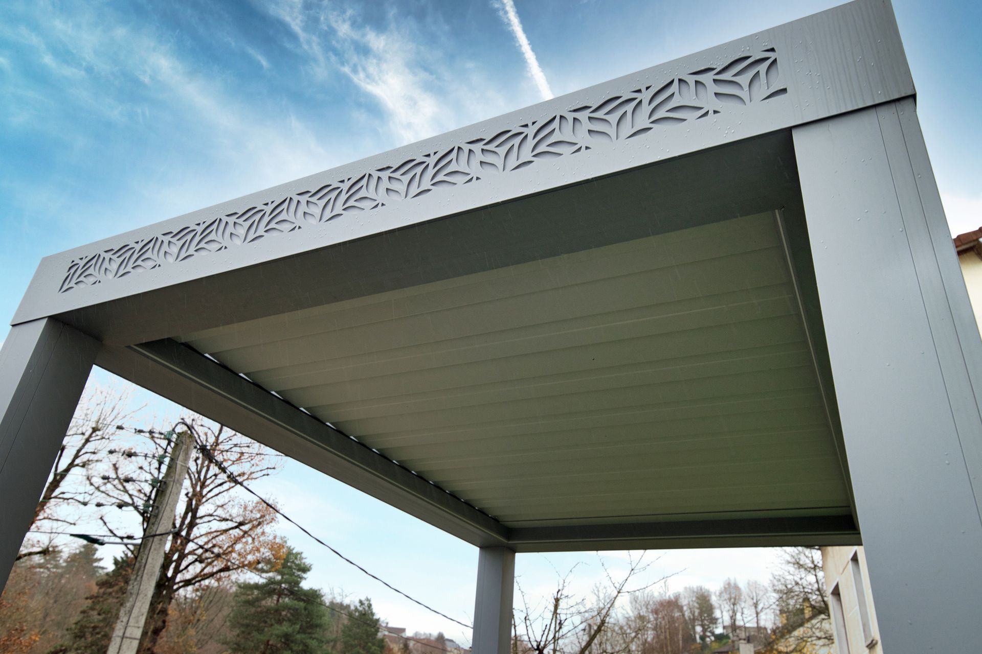 Pergola en présentation au showroom de l'entreprise 