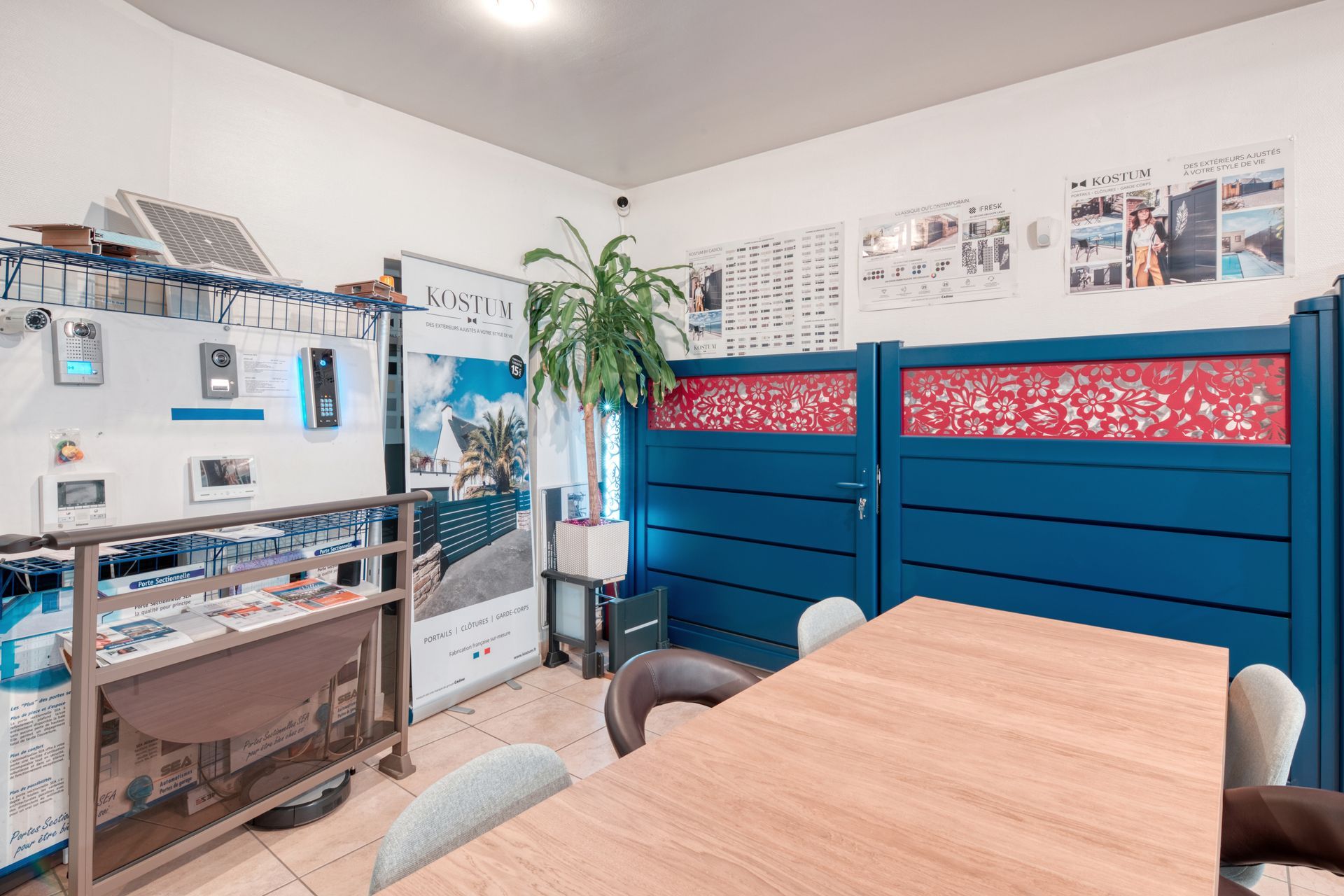 Vue intérieure du showroom de l'entreprise 