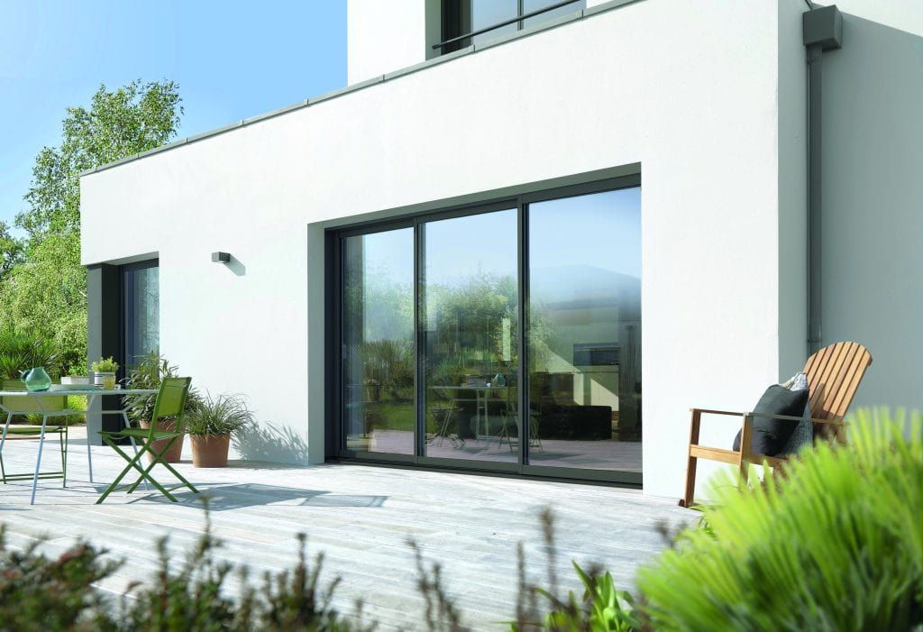 Rendu en 3D d'une maison avec baie vitrée