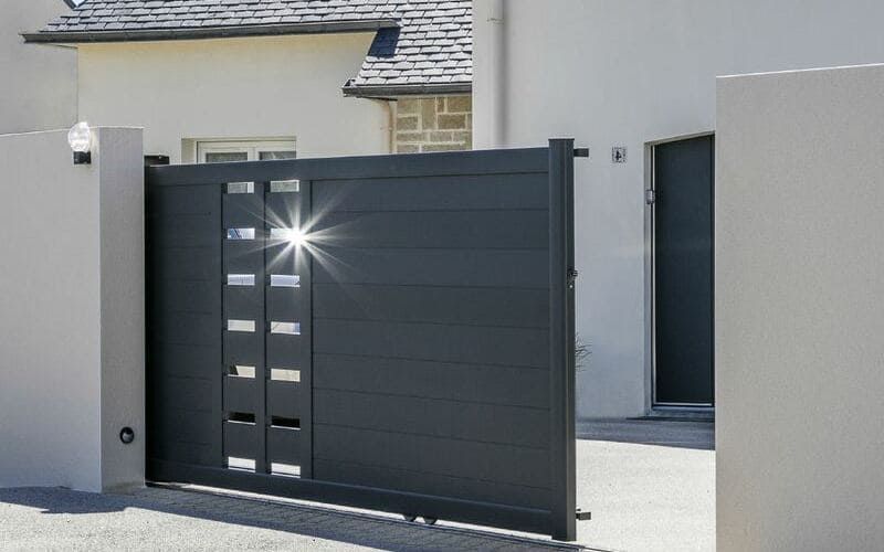 Portail coulissant électrique gris anthracite