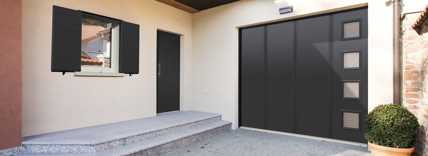 Porte de garage latérale