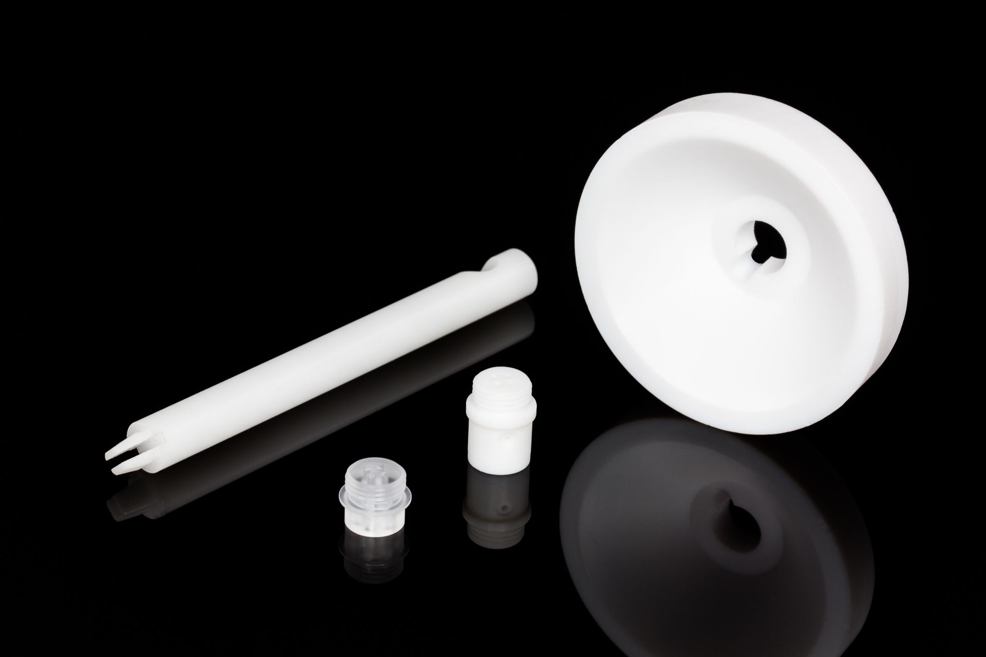Pièces de décolletage en plastique blanc