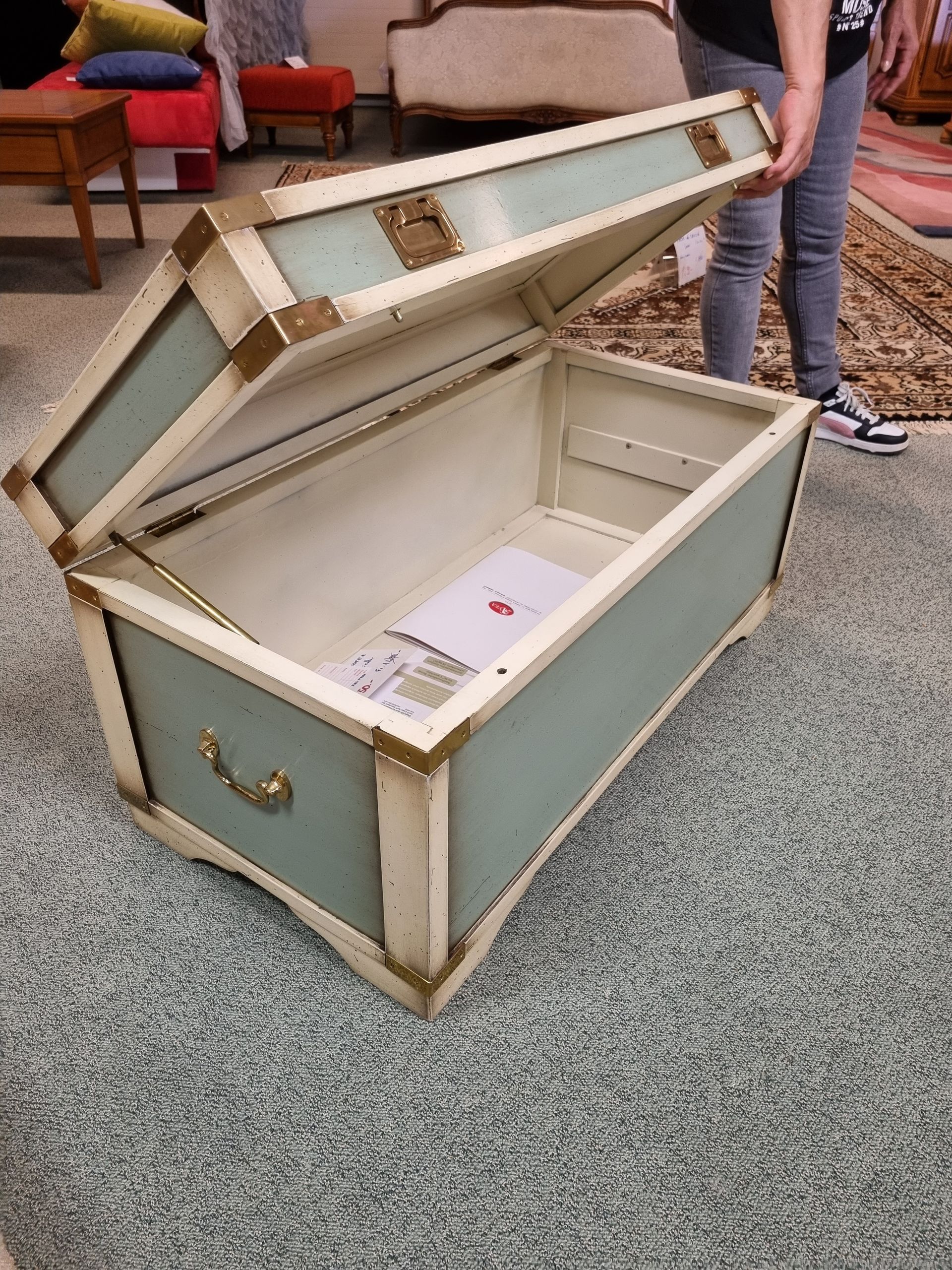 Coffre en bois marin