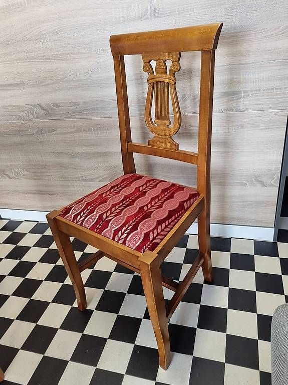 Chaise lyre avec assise rembourrée