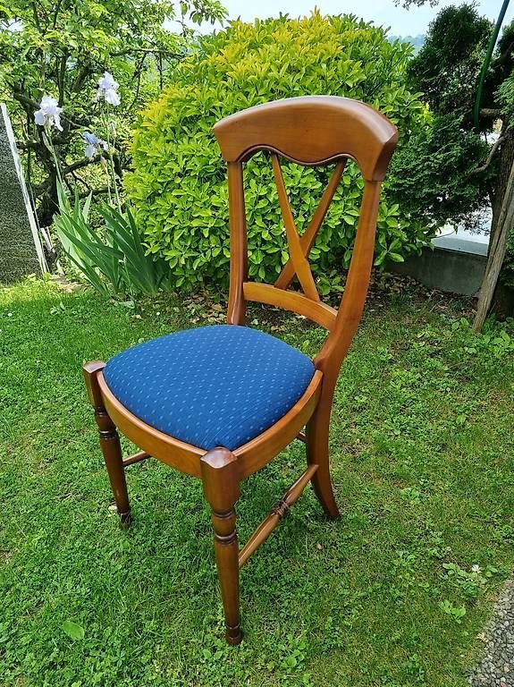 Chaises en merisier massif