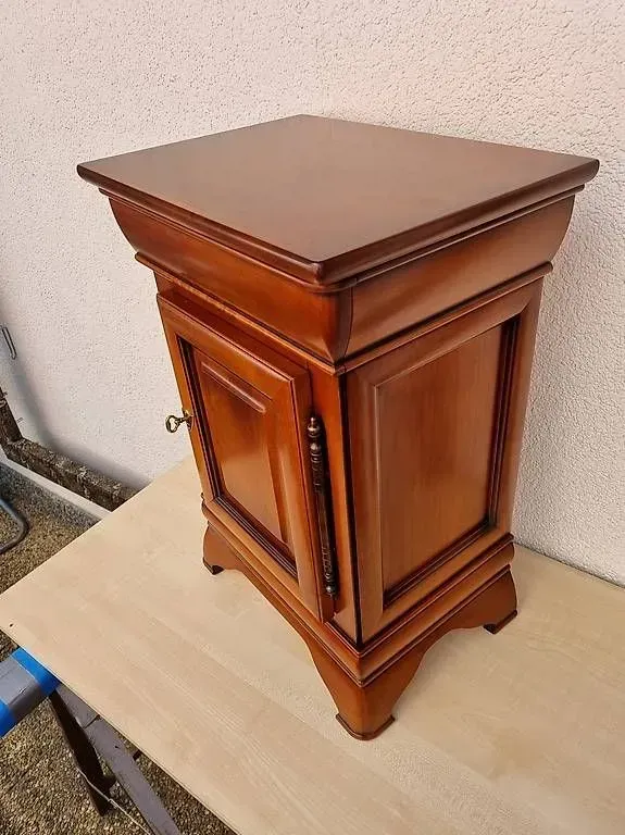 Chevet en bois massif