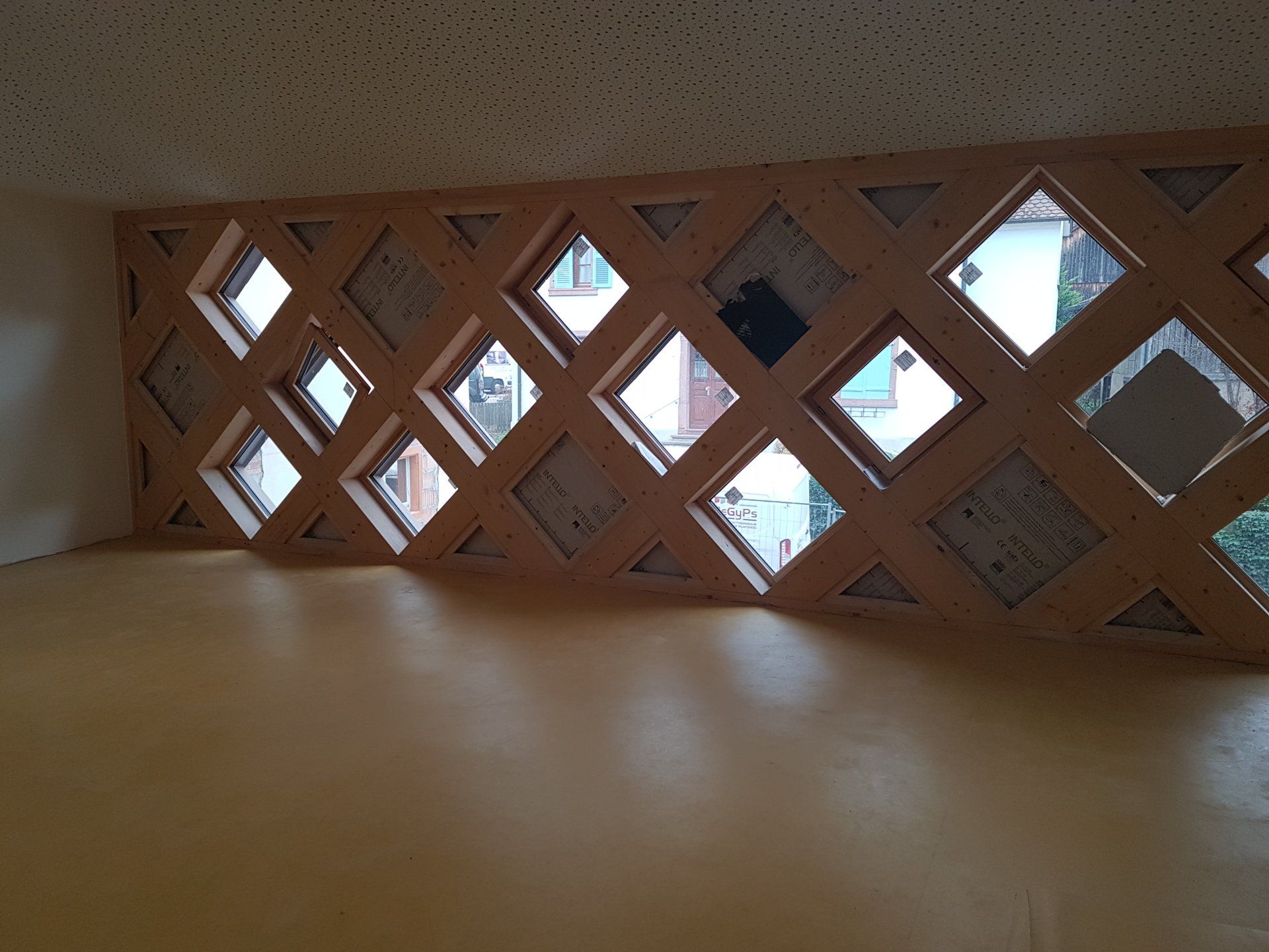 Intérieur bâtiment en bois personnalisé