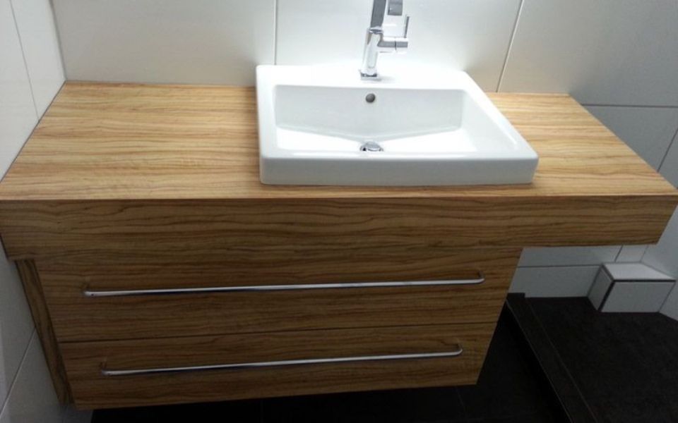 neu installierte Spüle