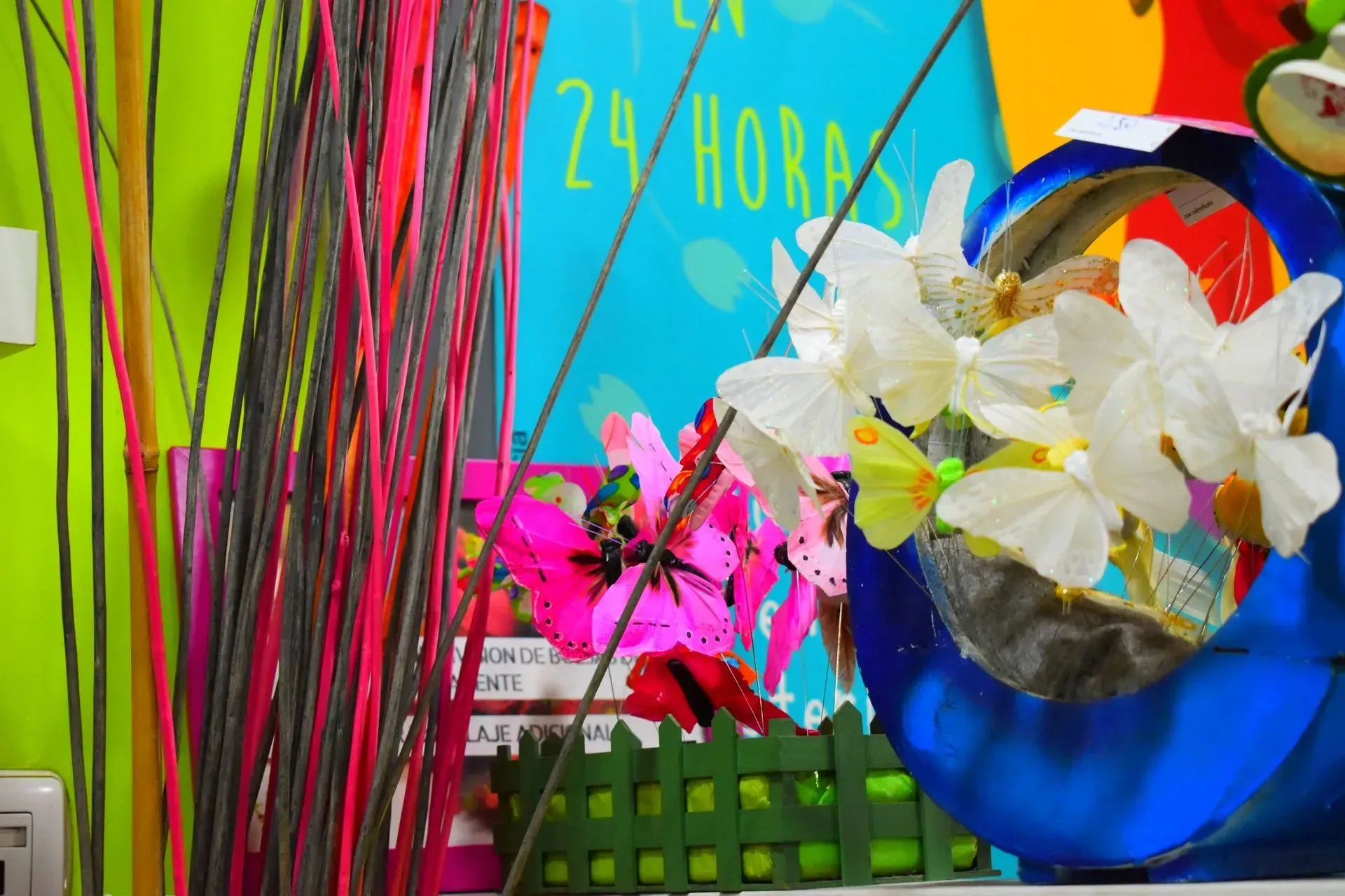 Un libro con el número 24