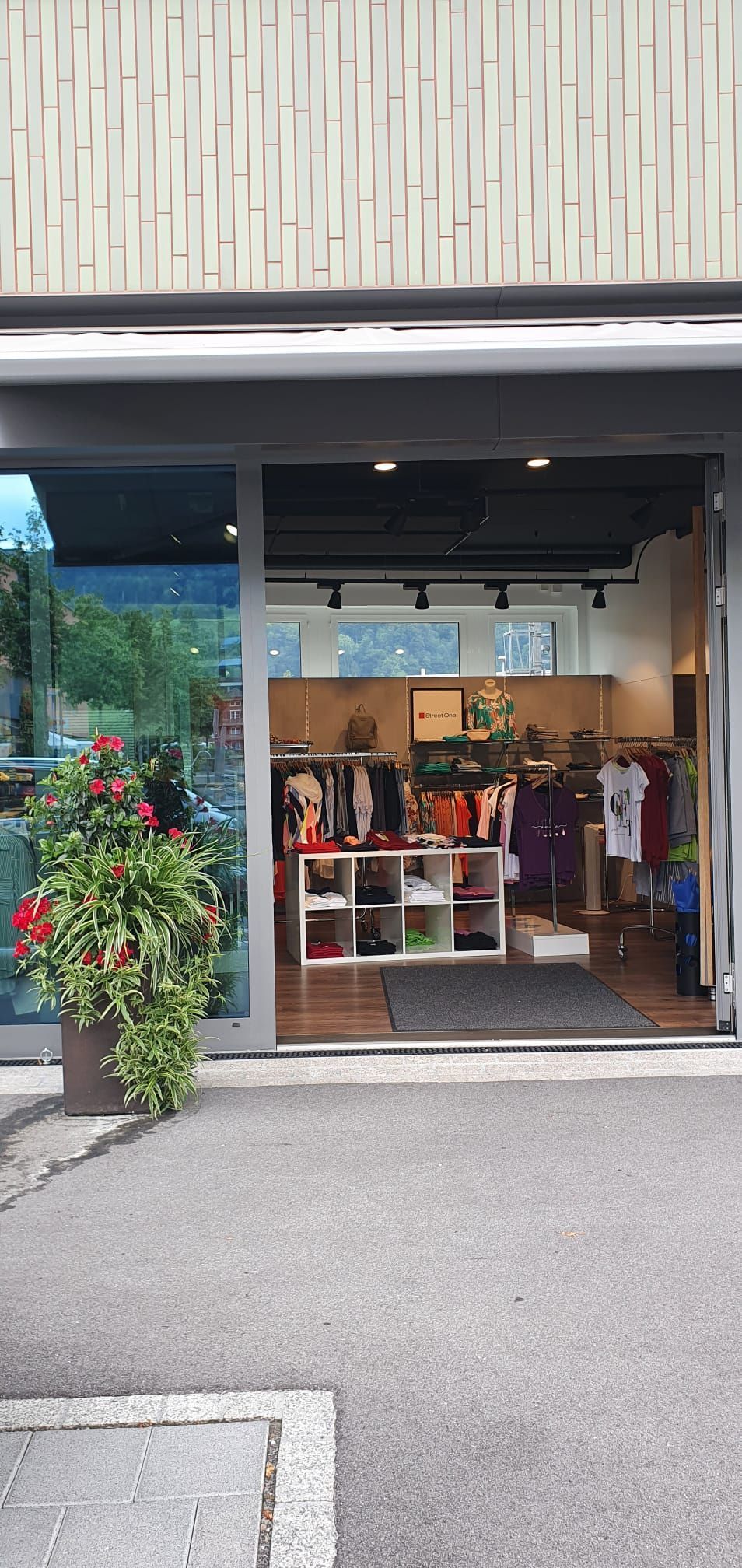 Modegeschäft - Mix Max Fashion - Malters