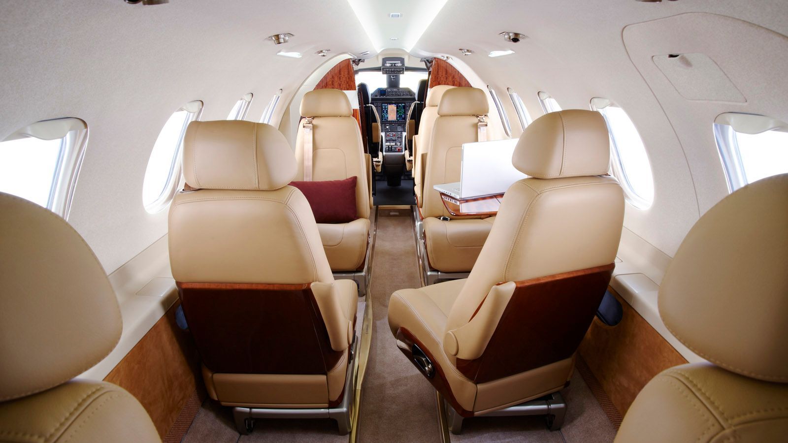 Beyond Private Jet Charter GmbH-alt