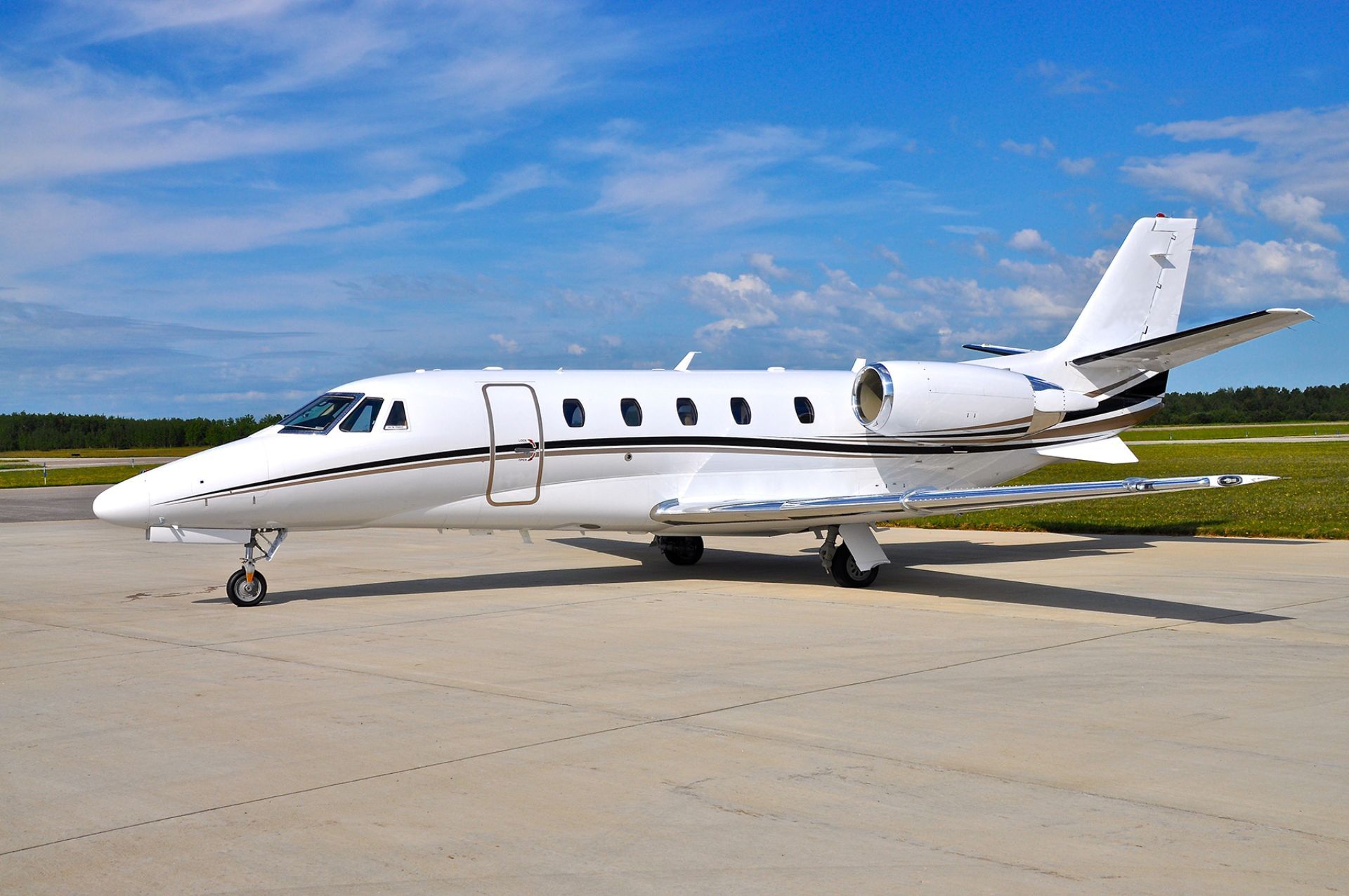 Privatjet auf Parkposition