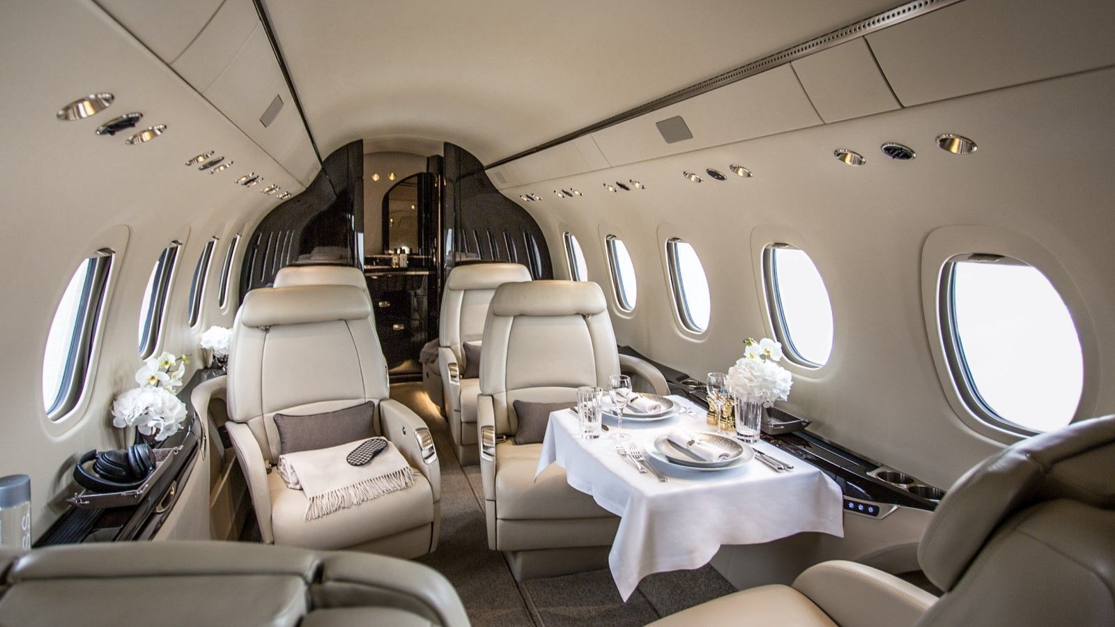 Beyond Private Jet Charter GmbH-alt