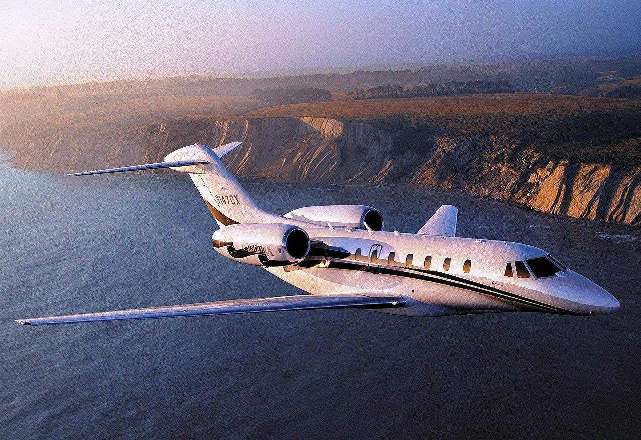 Privatjet fliegend von oben