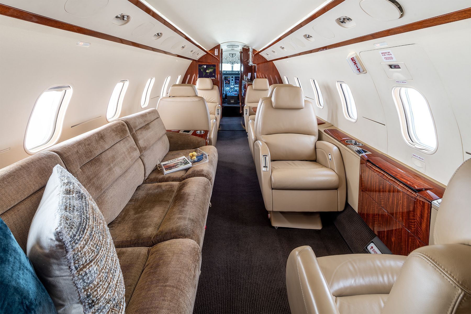Beyond Private Jet Charter GmbH-alt
