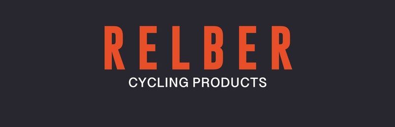 Logotipo de RELBER Cycling Products en texto naranja sobre fondo gris oscuro.
