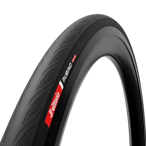 Neumático de bicicleta negro con etiqueta 