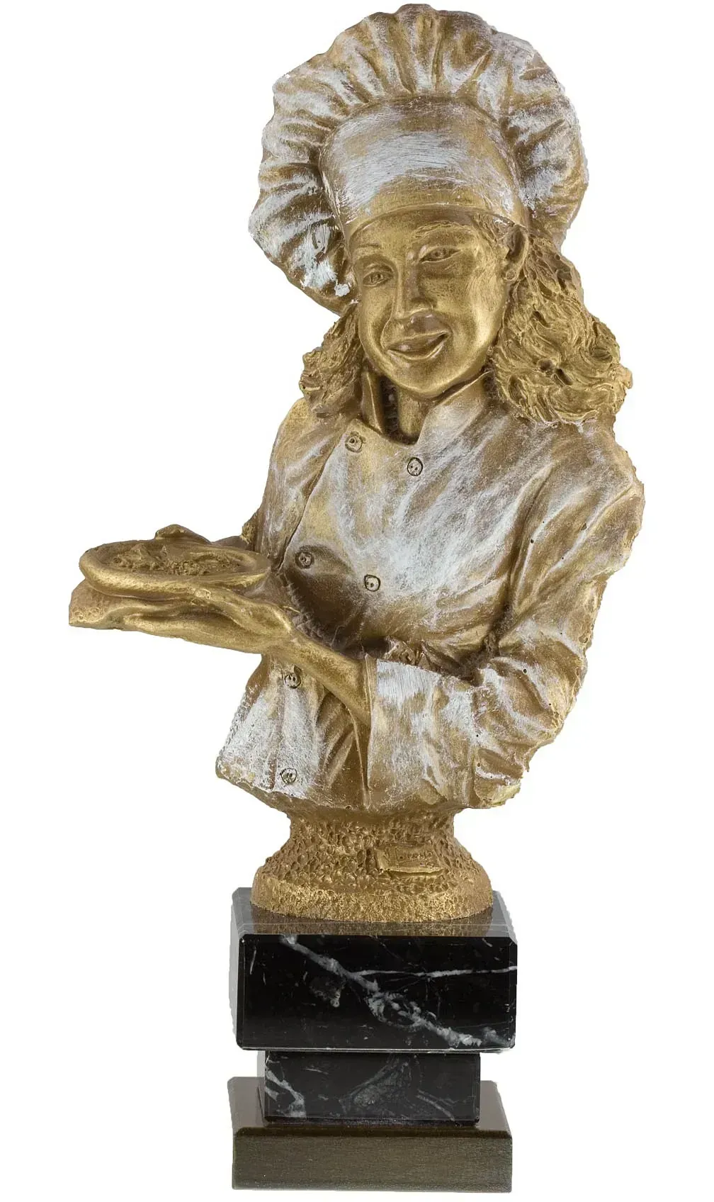 Una estatua de una mujer con un gorro de chef sosteniendo una bandeja de comida.