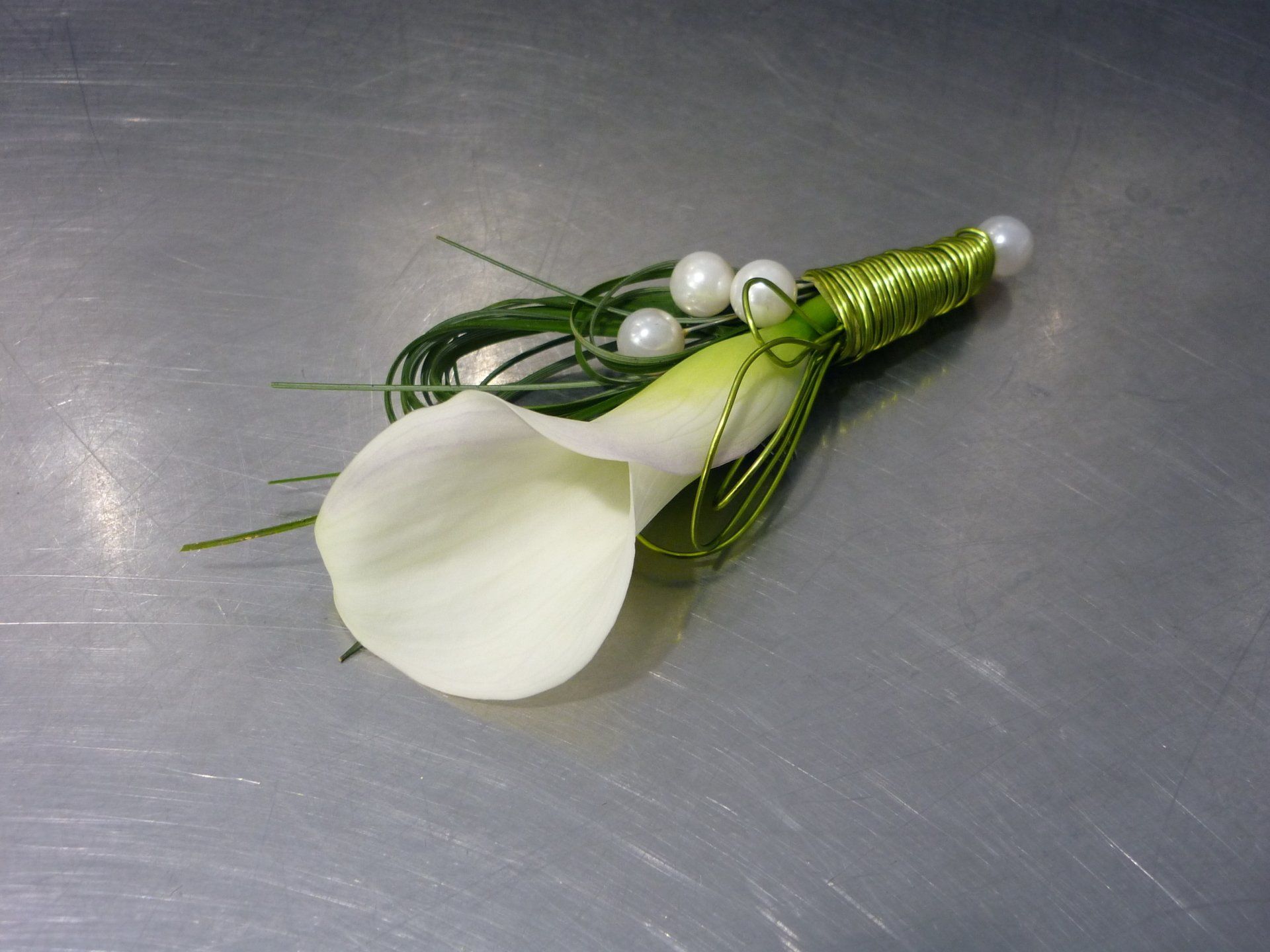 Petit bouquet avec une fleur