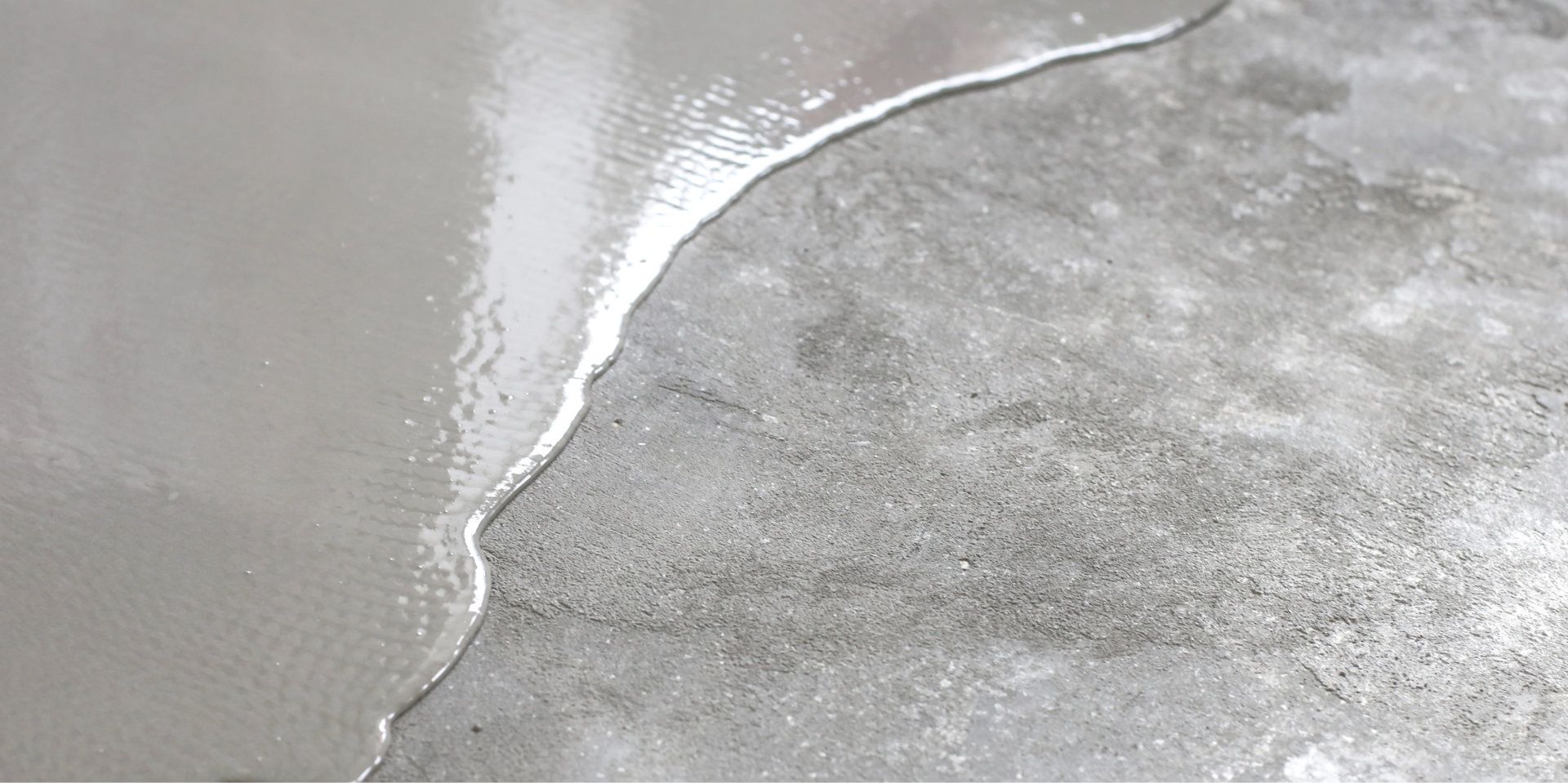 Lattian pohjatyöt – miksi tasoitus ratkaisee remontin onnistumisen