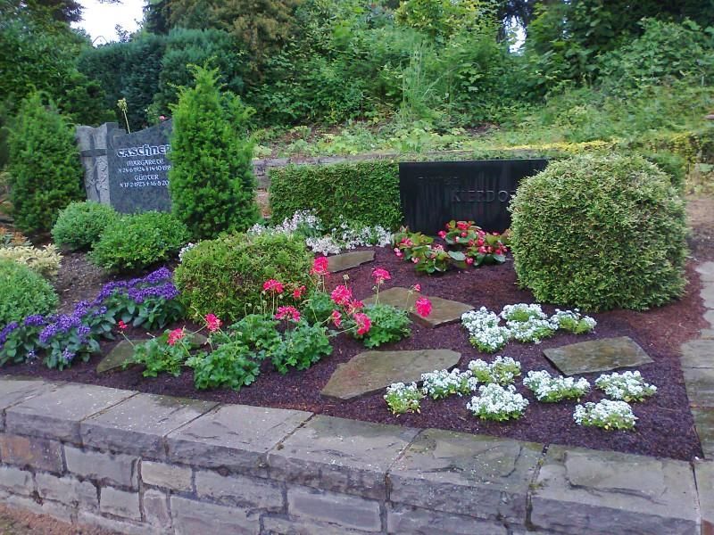 Blumen Krumme: Grabpflege